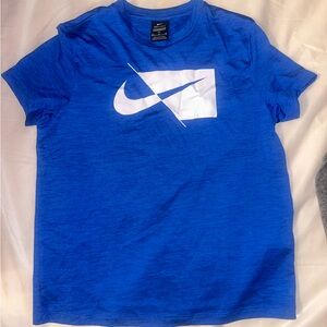 Boys Nike dri-fit T-shirt size M